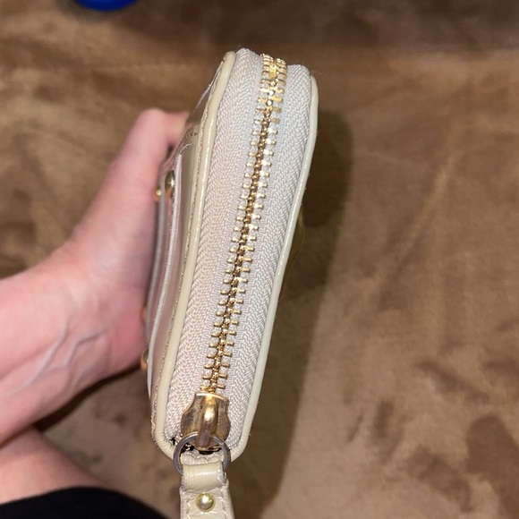 💥𝚅𝚃𝙶:Coach Cream Wallet Double Buckle Zip Around - Picture 6 of 10
